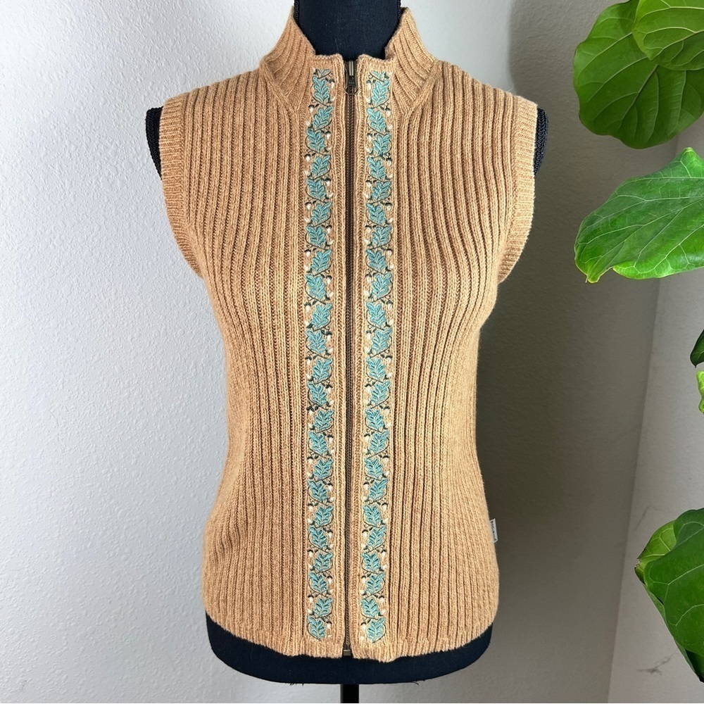 Woolrich Women’s Camel Knit Sleeveless Vest Full Zip, Floral Embroidery Medium - Picture 2 of 15